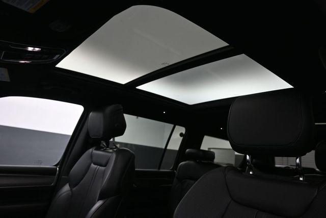 2023 Jeep Wagoneer Series II Carbide 4x4