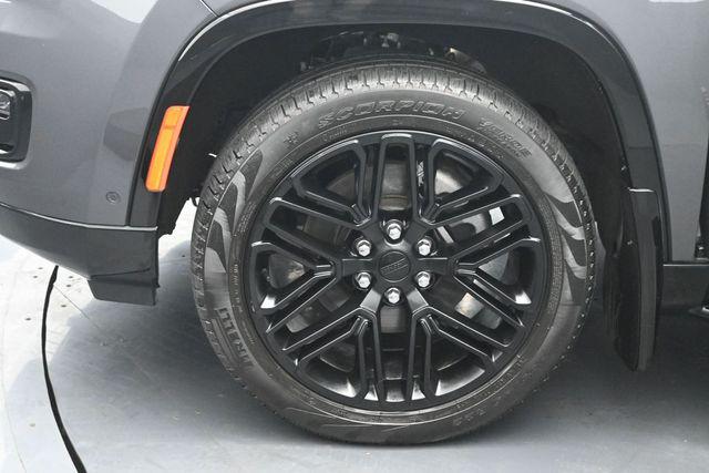 2023 Jeep Wagoneer Series II Carbide 4x4