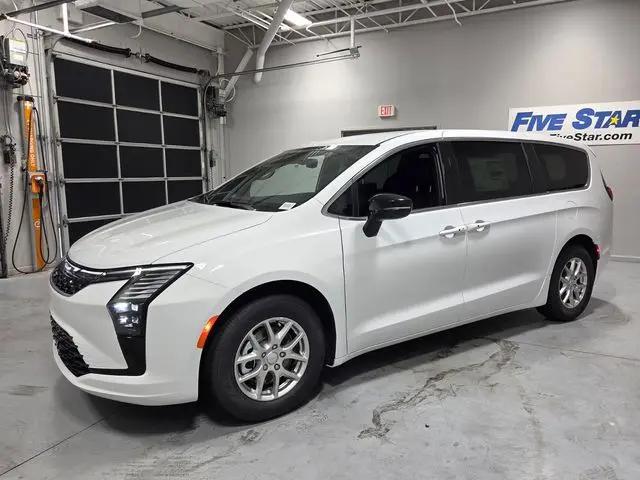 2027 Chrysler Pacifica Select