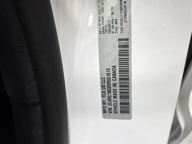 2027 Chrysler Pacifica Select