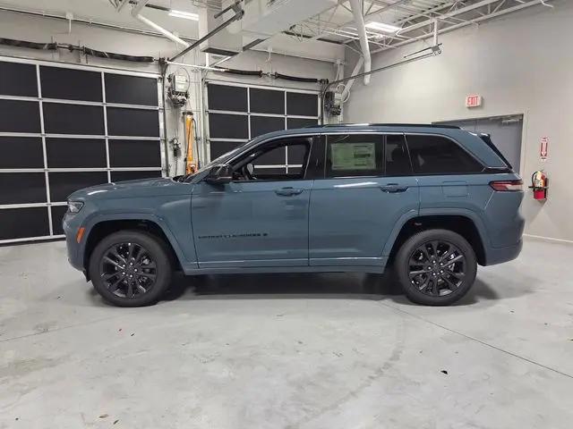 2026 Jeep Grand Cherokee Limited Reserve