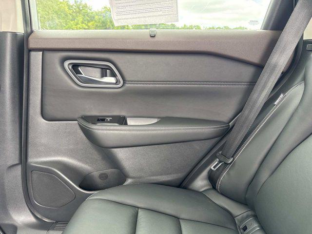 2022 Nissan Rogue SL FWD