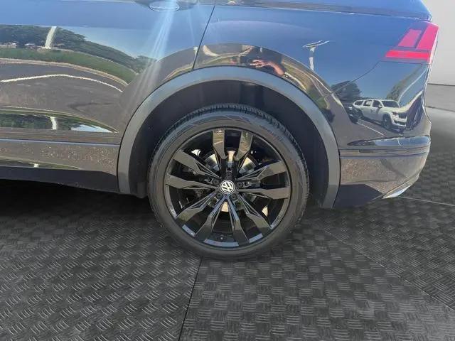2020 Volkswagen Tiguan 2.0T SE R-Line Black