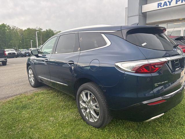2023 Buick Enclave Essence AWD
