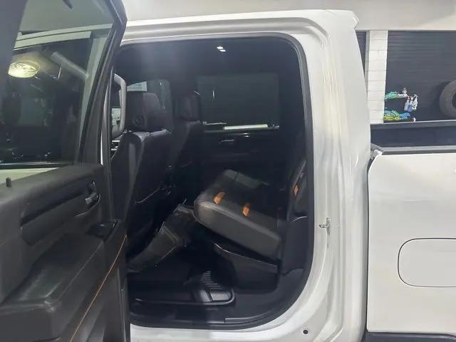 2024 GMC Sierra 3500HD 4WD Crew Cab Long Bed AT4