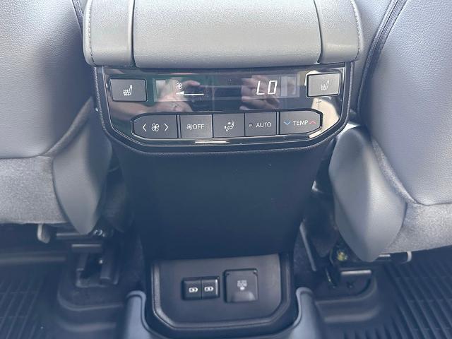 2024 Toyota Highlander Platinum