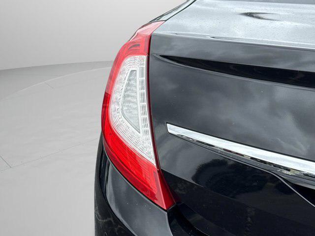 2016 Lincoln MKS Base