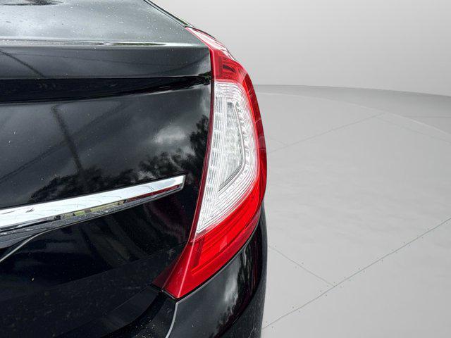 2016 Lincoln MKS Base