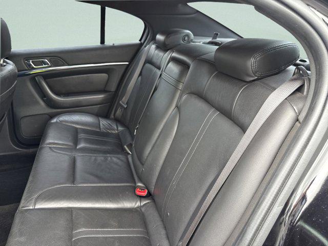 2016 Lincoln MKS Base