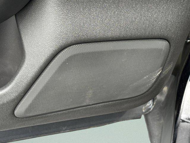 2016 Lincoln MKS Base