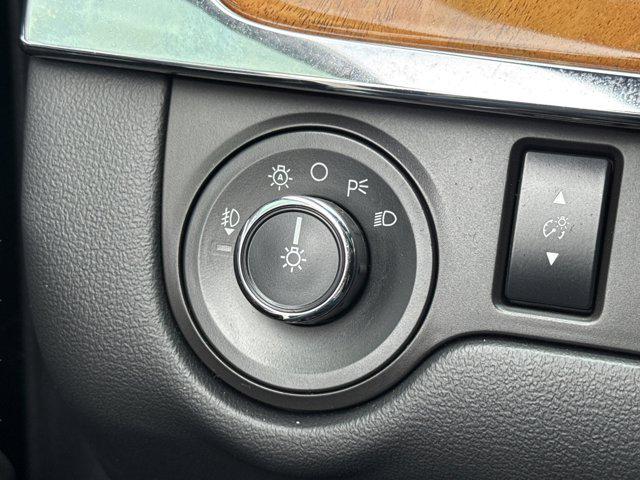 2016 Lincoln MKS Base