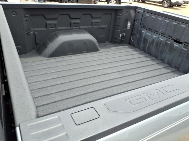 2023 GMC Sierra 1500 4WD Crew Cab Short Box SLT