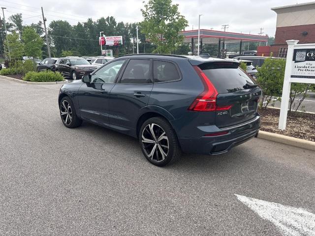 2024 Volvo XC60 B5 Ultimate Dark Theme