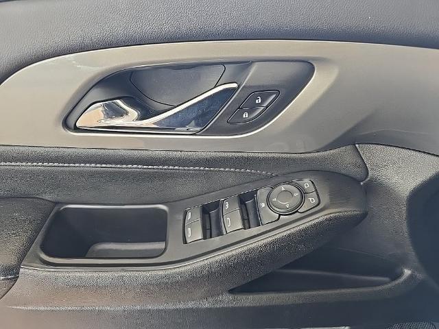 2023 Chevrolet Traverse AWD LT Cloth