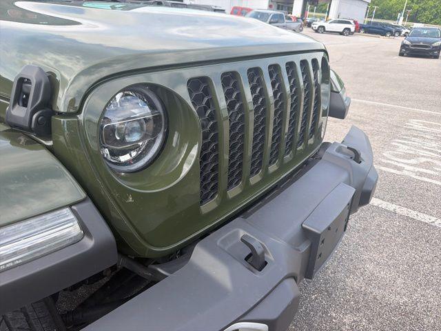 2022 Jeep Gladiator Sport S