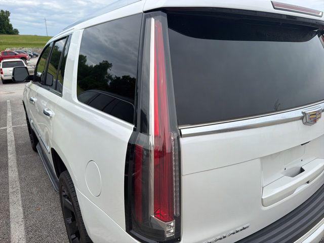 2017 Cadillac Escalade Luxury