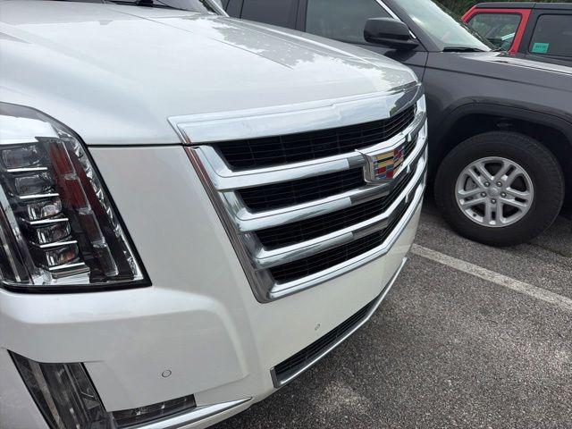 2017 Cadillac Escalade Luxury