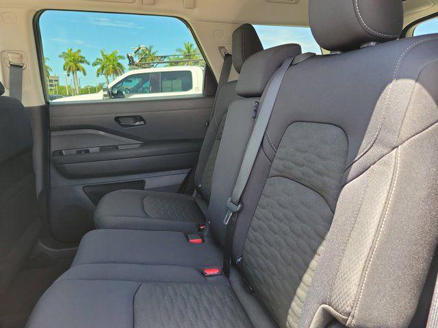 2025 Nissan Pathfinder S FWD