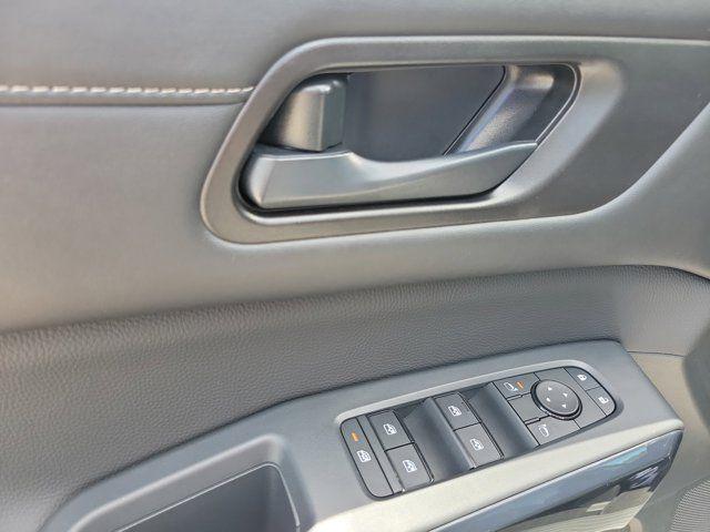 2025 Nissan Pathfinder S FWD