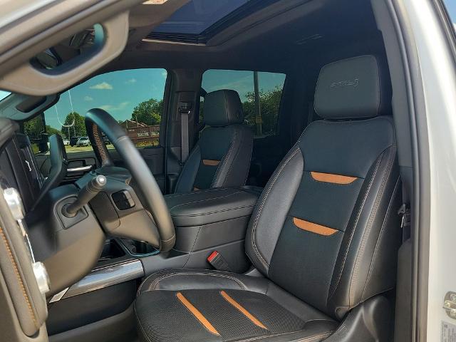 2023 GMC Sierra 2500HD 4WD Crew Cab Standard Bed AT4