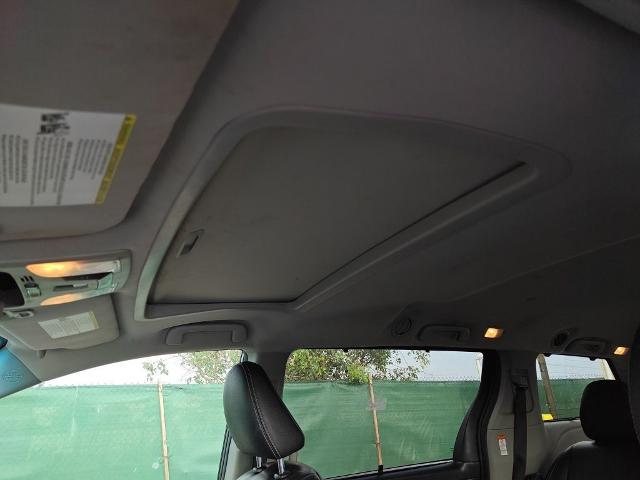 2017 Toyota Sienna SE 8 Passenger