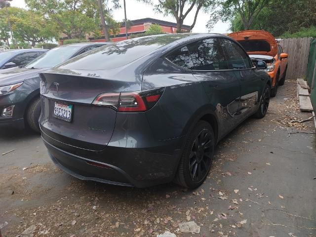 2022 Tesla Model Y Long Range Dual Motor All-Wheel Drive