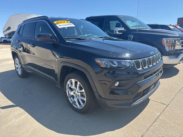 2023 Jeep Compass Latitude Lux FWD for sale in Indianola, IA