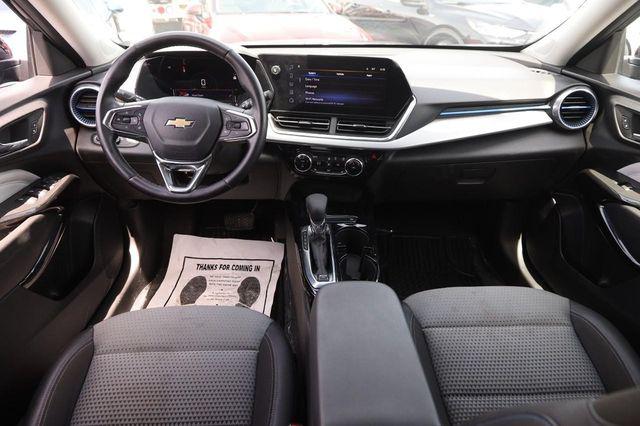 2025 Chevrolet Trax FWD LT
