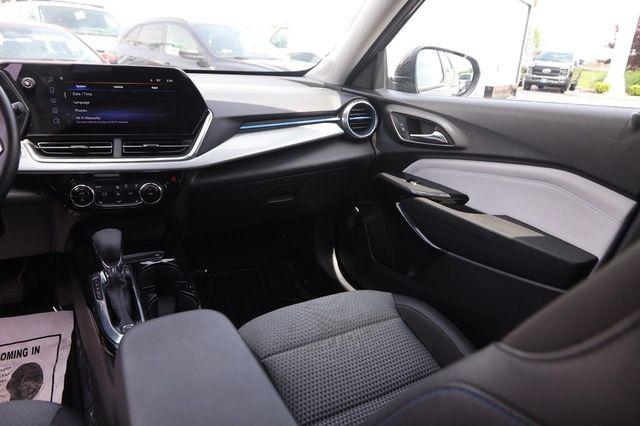 2025 Chevrolet Trax FWD LT