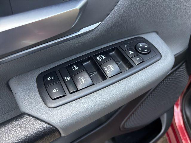 2019 Ram 1500 Big Horn/Lone Star Crew Cab 4x4 5'7" Box