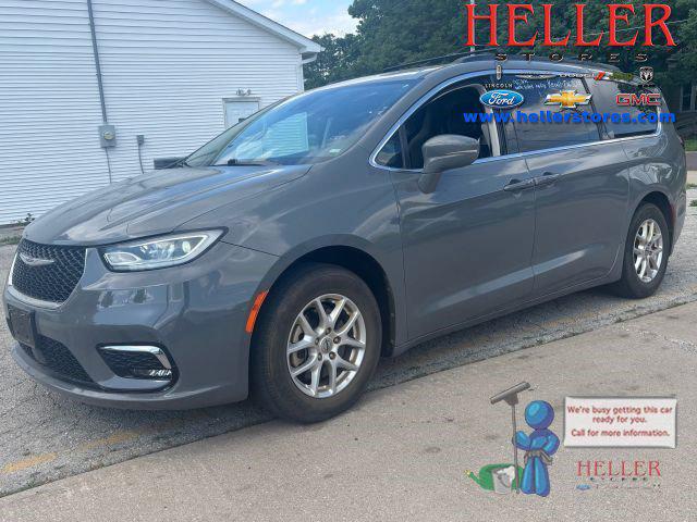 2022 Chrysler Pacifica Touring L for sale in El Paso, IL