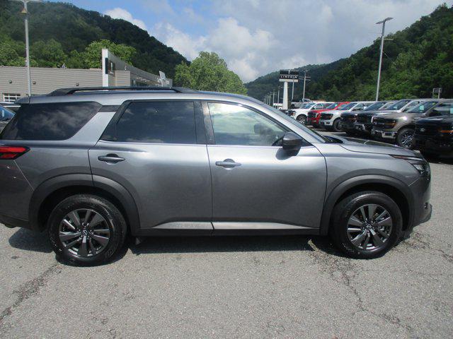 2025 Nissan Pathfinder SV 4WD