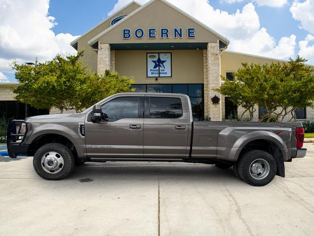 2022 Ford F-350 LARIAT
