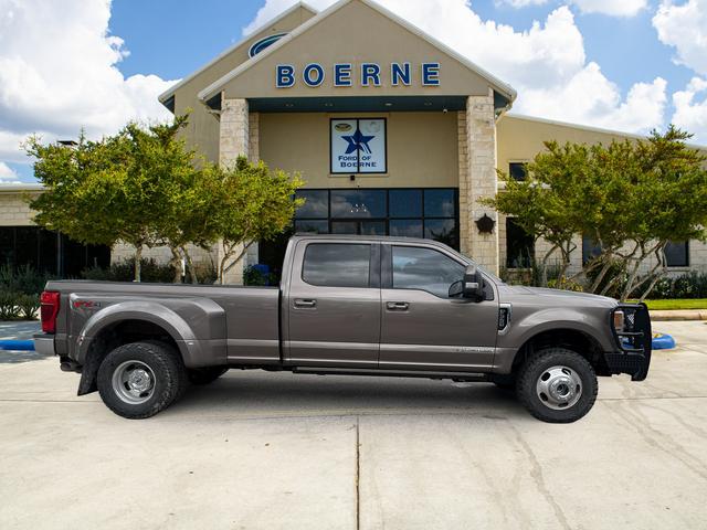 2022 Ford F-350 LARIAT
