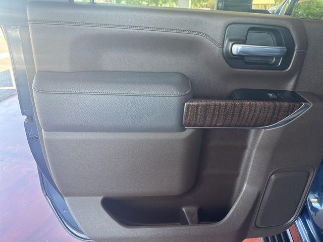 2023 GMC Sierra 2500HD 4WD Crew Cab Standard Bed Denali