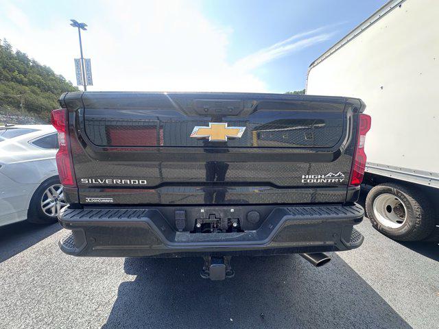 2022 Chevrolet Silverado 2500HD 4WD Crew Cab Standard Bed High Country
