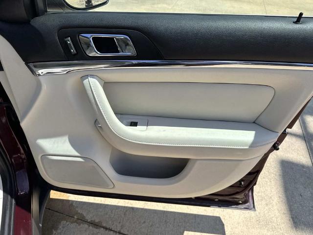 2011 Lincoln MKS Base