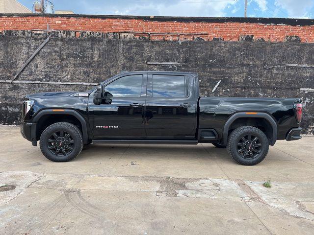 2024 GMC Sierra 2500HD 4WD Crew Cab Standard Bed AT4