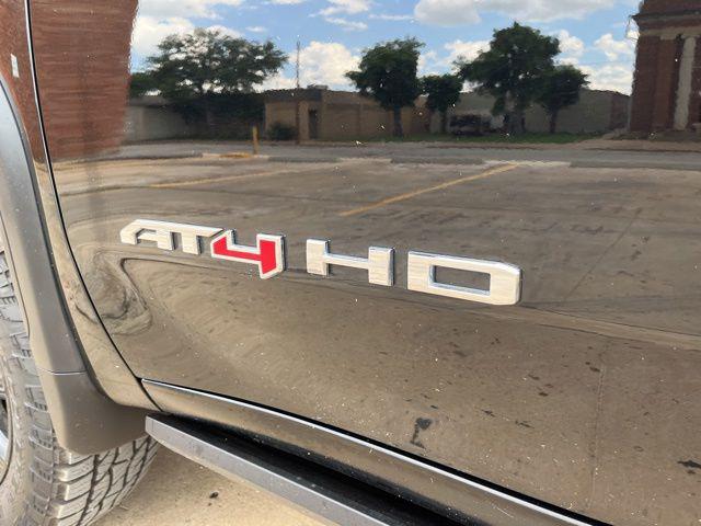 2024 GMC Sierra 2500HD 4WD Crew Cab Standard Bed AT4