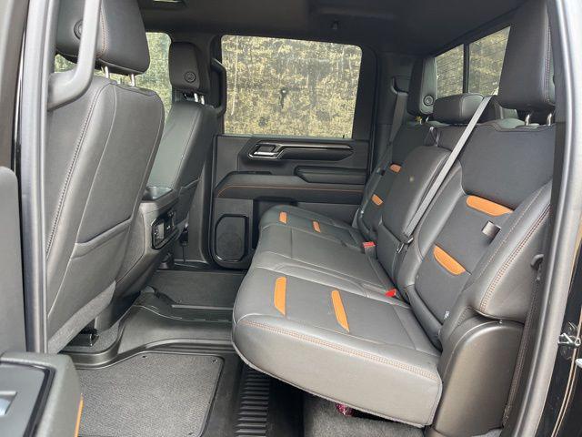 2024 GMC Sierra 2500HD 4WD Crew Cab Standard Bed AT4