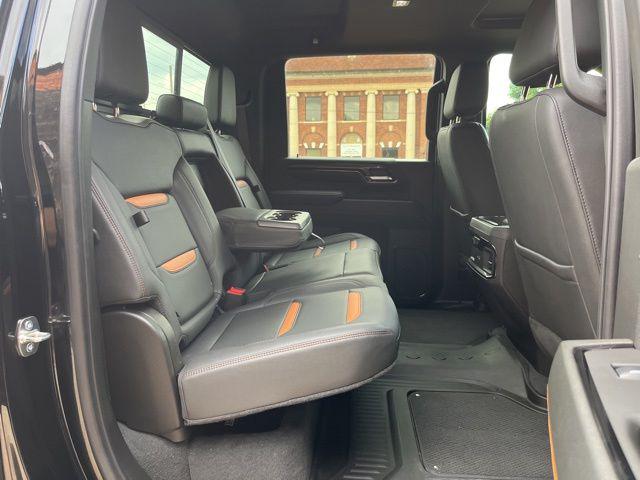 2024 GMC Sierra 2500HD 4WD Crew Cab Standard Bed AT4