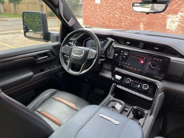 2024 GMC Sierra 2500HD 4WD Crew Cab Standard Bed AT4