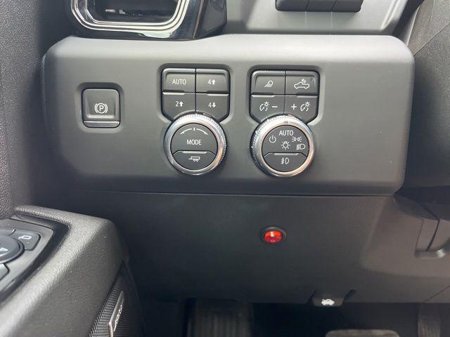 2024 GMC Sierra 2500HD 4WD Crew Cab Standard Bed AT4