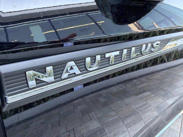 2022 Lincoln Nautilus Standard