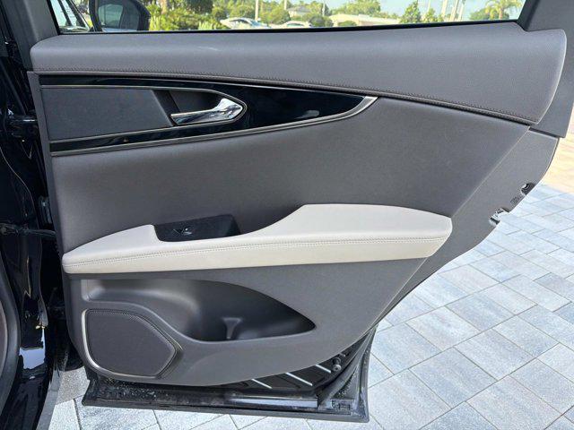 2022 Lincoln Nautilus Standard