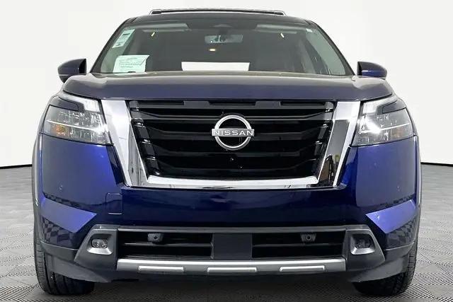 2024 Nissan Pathfinder SL FWD