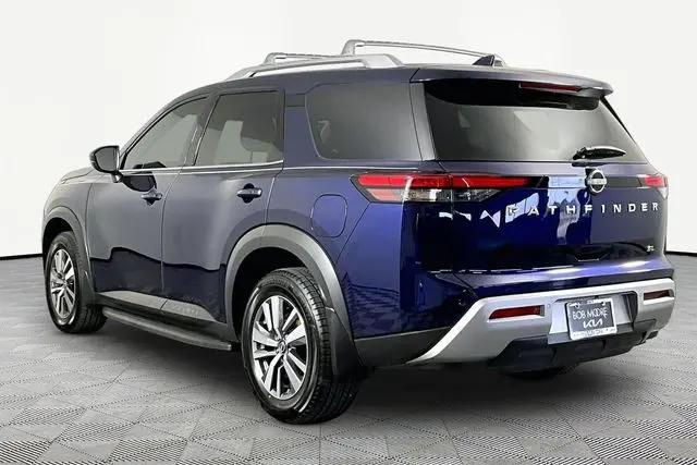 2024 Nissan Pathfinder SL FWD