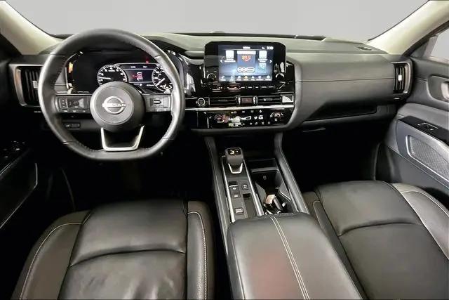2024 Nissan Pathfinder SL FWD