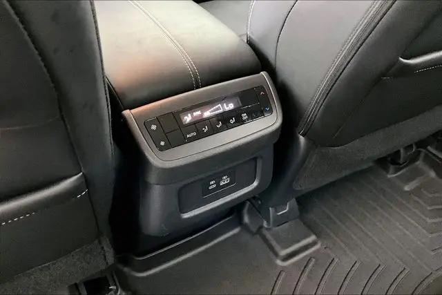 2024 Nissan Pathfinder SL FWD