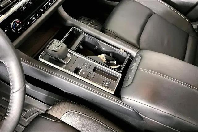 2024 Nissan Pathfinder SL FWD